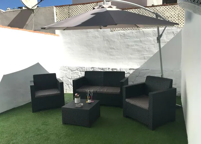 Estudio Moderno Con Jardin Privado